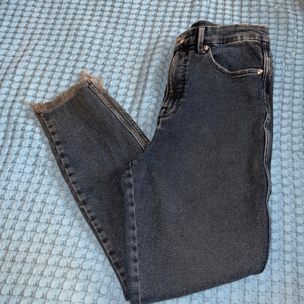 GOOD AMERICAN good curve jean denim with fringe bottom 8/29 jeans